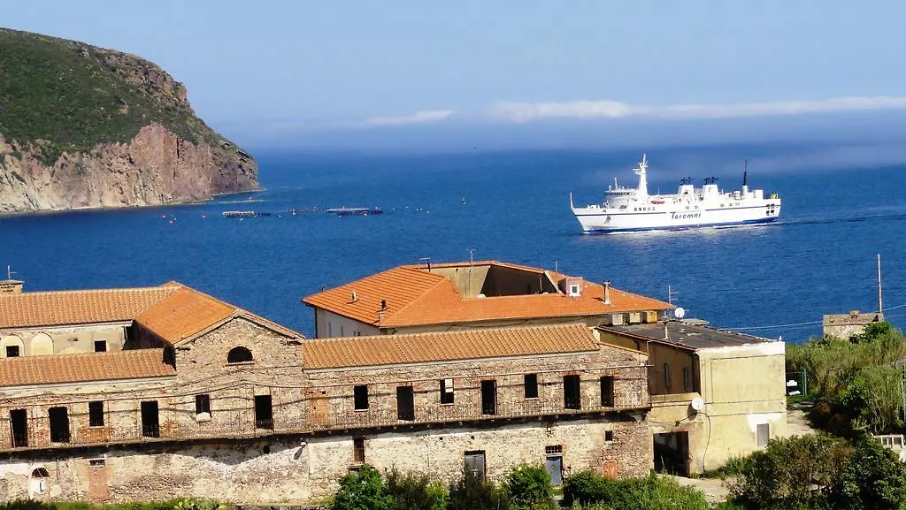 Terratetto Indipendente Capraia Apartment
